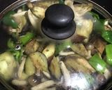 豚肉と茄子・シメジ・ピーマンの味噌炒め作り方3写真