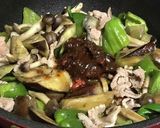 豚肉と茄子・シメジ・ピーマンの味噌炒め作り方7写真