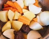 牛すね肉の赤ワインビーフシチュー作り方5写真