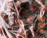 栗ご飯!皮を向くのに冷凍した!作り方1写真