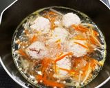 春雨と根菜入り鶏つくねのスープ作り方4写真
