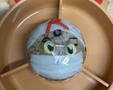 ロールパンナおにぎり弁当(隙間は金平糖)作り方7写真