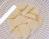 ほっこり甘い♡玉ねぎとじゃが芋のお味噌汁作り方1写真