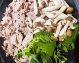 豚肉とキノコの鍋？作り方2写真