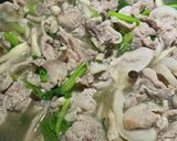 豚肉とキノコの鍋？作り方3写真