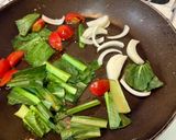 【簡単夕食】柔らか鶏胸肉と小松菜と卵の炒め物作り方5写真