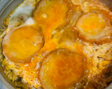 豚肉の味噌漬、キムチと揚げ麸で玉子とじ。作り方5写真