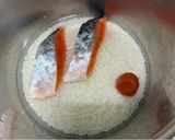 甘塩鮭 と 梅干し 乗っけ炊き作り方1写真