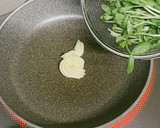 豆苗とハムのマヨポン炒め お弁当おかずに作り方3写真