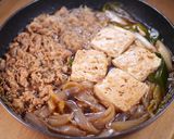 しみしみ玉ねぎと白滝の🤤豚バラ肉豆腐☆作り方4写真