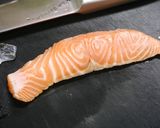 簡単！サーモンフライ　にんにく黄身醤油作り方1写真