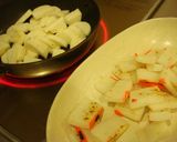 かまぼこと長芋の炒め物作り方3写真