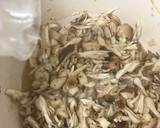 たっぷりきのこのガリバタ炊き込みごはん作り方4写真