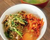 豆苗もやし豚肉炒めキムチ丼作り方1写真