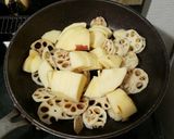 りんごとれんこんのチーズ炒め作り方1写真