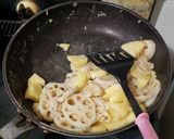 りんごとれんこんのチーズ炒め作り方2写真
