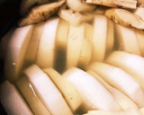 竈(おくど)だしで絶品 根菜の煮物作り方3写真