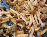 簡単!美味しい♪しめじと卵のオイマヨ炒め作り方3写真