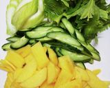 秋の味覚入り♪柿といかくん入りサラダ作り方1写真