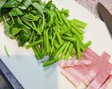 空心菜（あさがお菜）とベーコンの炒め物作り方2写真