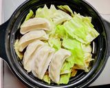 もつ鍋風♡冷凍餃子一人鍋♡作り方6写真