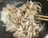 舞茸と豚肉のすきマヨ炒め作り方2写真
