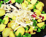 さつま芋とぼたごしょうの甘辛炒め。作り方4写真