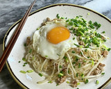 ねぎたっぷり挽肉ともやしの油そうめん炒め作り方3写真
