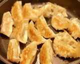 洋食のシェフ直伝！ジューシーな絶品餃子☆作り方9写真