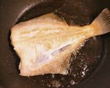 蒸魚の甘酢だれចៀនត្រីជូរអែម作り方2写真
