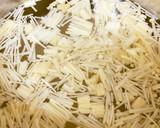 えのき 豆腐 油揚げ 水菜の味噌汁^^作り方5写真