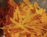 バラ肉と薄く切った野菜で鍋物作り方3写真