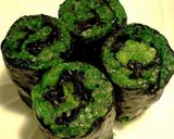 お弁当に♬春菊と塩昆布の海苔巻き作り方3写真
