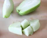 【ハヤトウリとベーコンのにんにくスープ】作り方1写真