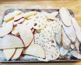 超簡単！豚肉と根菜の旨辛甘酢炒め！！作り方5写真