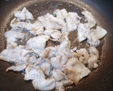 超簡単！豚肉と根菜の旨辛甘酢炒め！！作り方6写真