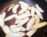 超簡単！豚肉と根菜の旨辛甘酢炒め！！作り方8写真