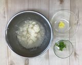 鶏もも肉のみぞれ煮作り方1写真