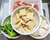 カブと鶏のもも・むね肉と油揚げの塩煮作り方1写真