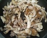 舞茸とカマンベールチーズの簡単炒め作り方3写真