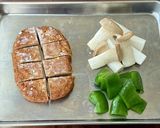 わっぱ弁当＊マルシンハンバーグ炒め作り方1写真
