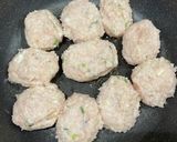 お弁当にも♡チーズインはんぺん鶏つくね作り方3写真