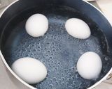 ゆで卵の殻剥き作り方1写真