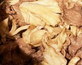 牛肉と舞茸のコクうまソース炒め作り方2写真