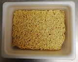 スモークポットで作る燻製カップ焼きそば作り方2写真