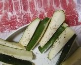 ズッキーニの豚肉　巻き巻き作り方1写真