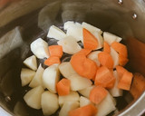 分量簡単♪定番おかず圧力鍋で肉じゃが作り方1写真