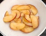 マフィン型で焼く♪アップルカスタードパイ作り方6写真