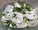 カブのツナサラダ【皮や茎も食べよう】作り方1写真