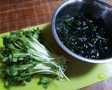 豆腐とわかめと貝割れ菜のお味噌汁！作り方2写真